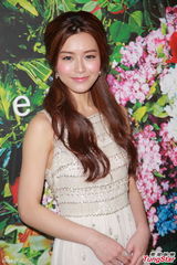 组图：陈法拉黑色蕾丝装现身 文咏珊等待缘分