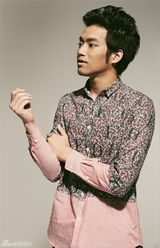 组图：日本星二代三浦贵大拍冬日写真登《昕薇》