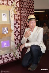 组图：徐子淇疑似走光引媒体狂拍