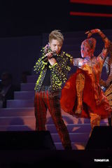 组图：张敬轩香港音乐会落幕 黄耀明任嘉宾意外现身