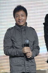 组图：付辛博签约新东家即将开个唱 许巍现身助阵