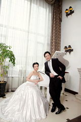 高清图：郑克洪迎娶京剧名伶 甜蜜婚纱照曝光