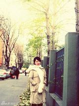 组图：杨紫【演员】冬季大片清新从容  优雅沐浴午后暖阳