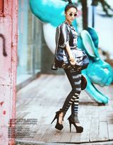 组图：吉克隽逸最新大片曝光 薄纱长裙秀美腿