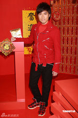 高清组图：英皇群星拍贺年MV 阿娇(钟欣桐)娇艳动人