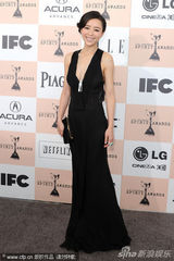 组图：张静初黑色深V展东方魅力 胸光隐现秀钻饰