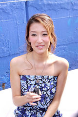 高清图：谢婷婷清凉亮相宣传豪华游艇