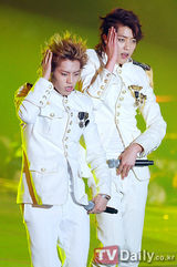 组图：INFINITE首尔举行单独演唱会 劲歌热舞纷呈