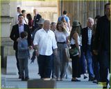 组图：50岁德普牵26岁超模逛街 恋情浮出水面