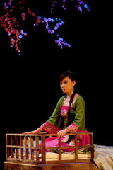 组图：梅婷《我爱桃花》加演火爆 九月中登北大讲堂 