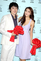 组图：武虎将团员开SPA馆 好友陈思璇性感助阵