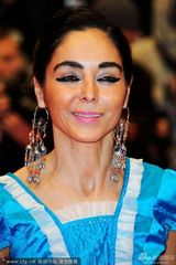 组图：《副作用》首映 王家卫携妻子助阵