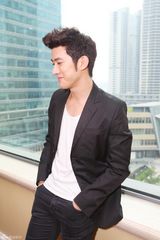 组图：新青年李治廷：某个瞬间我爱上范冰冰了