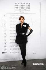 组图：阿Sa(蔡卓妍)古天乐现身北京 观赏时装发布会