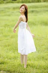 组图：逢泽丽奈夏日写真比基尼秀身材