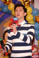 组图：小S被问胖达人千万转让 快闪避谈