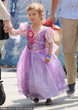 策划：明星宝宝着装大PK 小七苏瑞领衔萌妹子