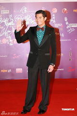 幻灯：香港金像奖颁奖红毯 郭富城黑西装帅气亮相