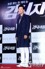 组图：朴有天宋仲基等助阵试映 全明星闪耀