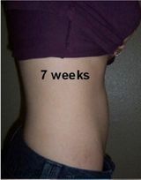 组图：震撼！三胞胎妈妈自拍肚皮变大全程