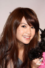 高清：杨丞琳素雅装亮相 盼桃花运谢绝钟点情人