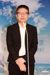 高清组图：亚姐出席竞选活动 比基尼泳衣秀身段