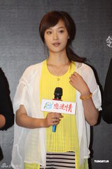 组图：余少群何杜娟携手《e恋迷情》聚焦网恋