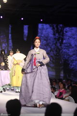 高清组图：KARA与Rainbow等参加韩服秀 展现古典美