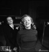 组图：梦露罕见训练照曝光 认真排练重现魅力