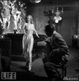 组图：梦露罕见训练照曝光 认真排练重现魅力