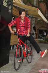 组图：罗志祥度假晒出黝黑肌肤 涨身价谢星爷