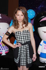 组图：陈法拉回美国度圣诞 陈茵薇力挺陈豪新剧