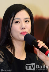 组图：李宝英瑜卤允浩等出席慈善节目发布会