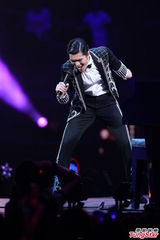 组图：萧敬腾台湾热力开唱 劲歌热舞造型多变