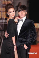 组图：金钟奖红毯隋棠长腿露背疑似走光