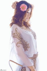 组图：屈玥大胆尝试透视装 修长美腿性感撩人