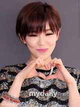 组图：韩团BEG宣传19禁个唱短裙秀美腿