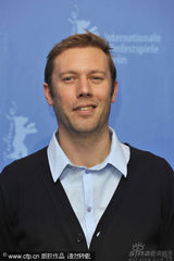 幻灯图集：《潜水艇》记者会 女主角成熟干练