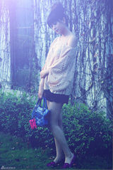 高清组图：华娱卫视主持人温婷茹一周服饰搭配