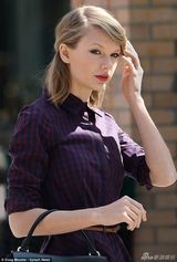 组图：斯威夫特与闺蜜出街 大长腿组合煞羡旁人