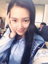 组图：武大女神生活美照 长发飘逸清新自然