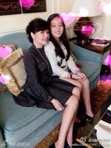 组图：李咏哈文全家澳门名店血拼享假期