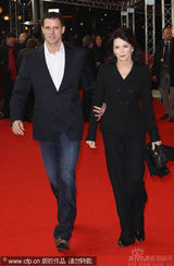 幻灯：《哈根盒子广场》首映 约根-沃格尔光头锃亮