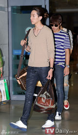 组图：CNBLUE与BESAT等结束香港公演返韩