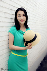 组图：王子子写真清新娇俏 迷离眼神灵动诱惑