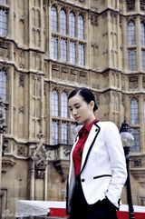 组图：小宋佳街拍变身都市丽人 优雅干练彰显知性美