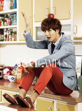 高清组图：花美男尹施允写真展顽皮机智魅力