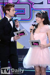 组图：INFINITE《音乐中心》夺冠 金素贤主持