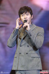 组图：韩星玄彬卖萌扮兔子 分享吻戏经验害羞