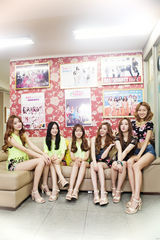 组图：韩团Dal shabet分享美腿秘诀 想当长寿团